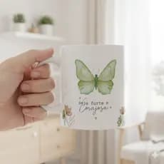 Caneca seja forte e corajosa borboleta verde