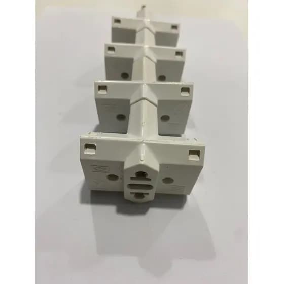 Adaptador de tomada triplo (T) 10A/20A universal 4 unidades