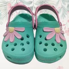 Sandália Infantil Feminina Babuche Estampa de Flor Leve e Confortavel