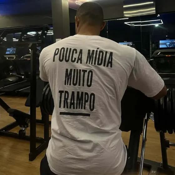 Camiseta Pouca Mídia Muito Trampo Academia  Maromba Treino Musculção