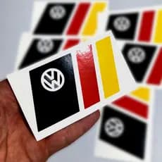 Adesivo Volkswagen Bandeira Alemanha com Logo Vazado - Carro