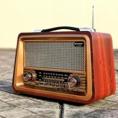 Rádio Portátil Vintage Retro Recarregável GoldenUltraTrilha Sonora com Estilo em AM/FM/Card/PenDrive