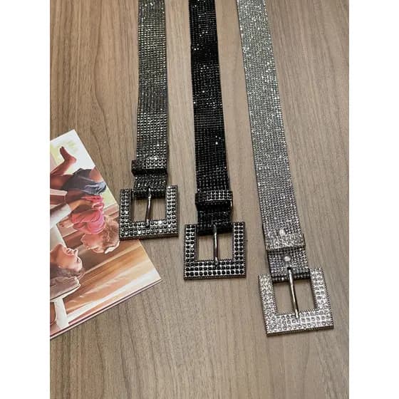 Cinto feminino elegante com fivela quadrada larga com brilho de diamante