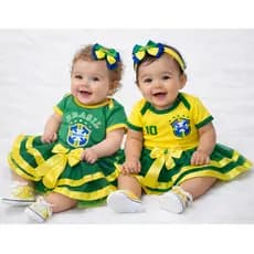 Body Bebê Brasil Mesversário Sorriso Campeã Fantasia Copa Do Mundo com Laço & Tule de Luxo & Tenis