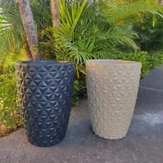 Vaso decorativo para plantas em polietileno redondo diamante luxo coluna G, GG ou EXG