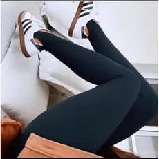 Calça legging com pézinho,  no tecido suplex flanelado. Ideal para os dias frios.Cintura alta, ótima elasticidade