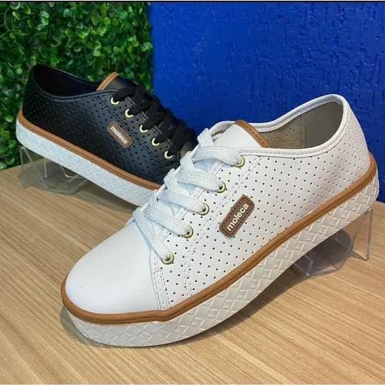 Tênis Furinho Moleca Tendência com Furinhos napa