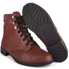 Bota Feminina Coturno Blogueira Estilosa Tratorada  Marrom Gancho Cano Baixo Promoçao