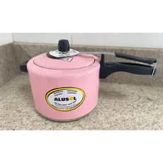 PANELA DE PRESSÃO 4,5 LITROS - FECHAMENTO INTERNO - ROSA BARBIE