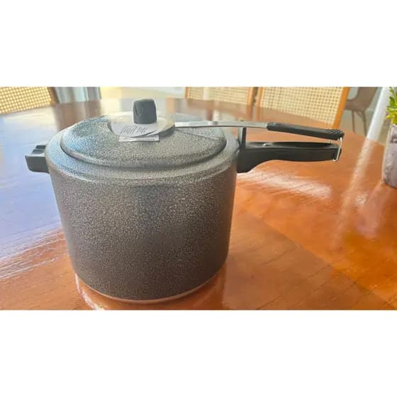 PANELA DE PRESSÃO 10,0 LITROS - FECHAMENTO INTERNO - PRETO CRAQUELADO