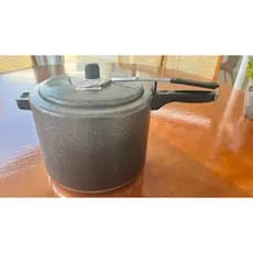 PANELA DE PRESSÃO 10,0 LITROS - FECHAMENTO INTERNO - PRETO CRAQUELADO