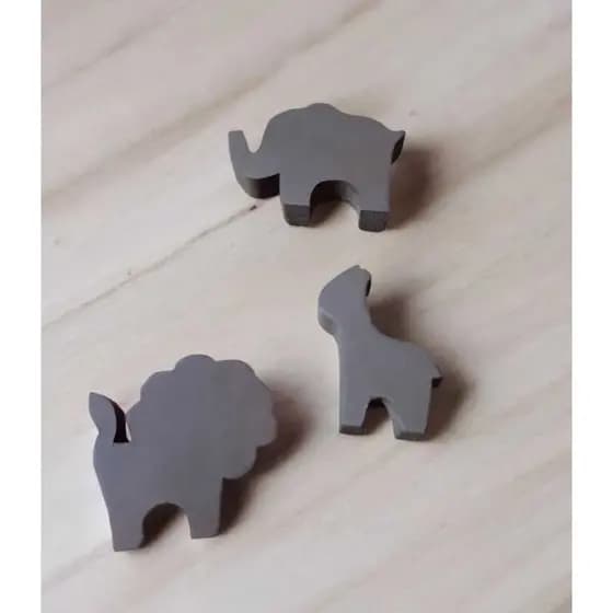 10 Puxadores Animais Elefante - Girafa - Leão de Madeira para Gavetas ,Cômodas e Portas.