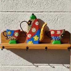 Porta Xícaras Decorativo em Madeira – Conjunto Colorido Artesanal Sortido