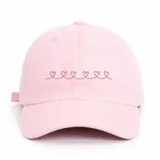 Boné Feminino Desenho Vários Coração Trilha Fofo Chapéu Passeio Casual Básico Premium Ajustável Aba Curva Verão Calor