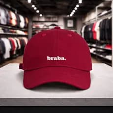 Boné Feminino Aba Curva Escrita "Braba" Tecido Algodão Ajustável Moda Praia Verão Dia a Dia Casual Versátil Tendência