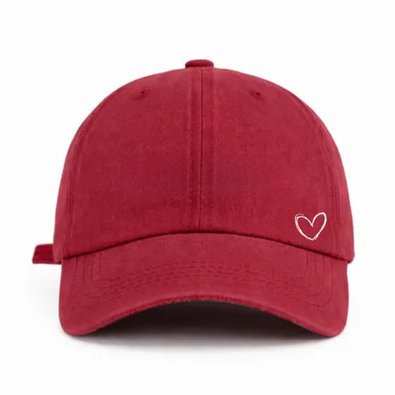 Boné Feminino Desenho Coração Minimalista Skatista Street Praia Sol Calor Chapéu Ajustável Tecido Premium Passeios