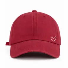 Boné Feminino Desenho Coração Minimalista Skatista Street Praia Sol Calor Chapéu Ajustável Tecido Premium Passeios