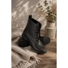 Bota Feminina Casual Coturno Básico Botina elegante Leve e Macia