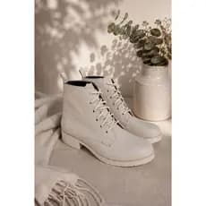 Bota Feminina Casual Coturno Básico Botina elegante Leve e Macia Botinha da Moda