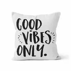 Almofada Cheia Good Vibes - Almofada Sala Quarto Escritório