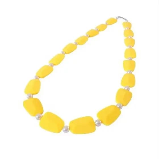 Colar Longo em Amarelo Cítrico e Pérola