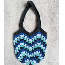 Bolsa de Ombro em Crochê Colorida - Alça Reforçada - Moda Artesanal