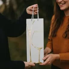 Kit Com 3 Sacolas De Presente Para Vinho Garrafa Taça
