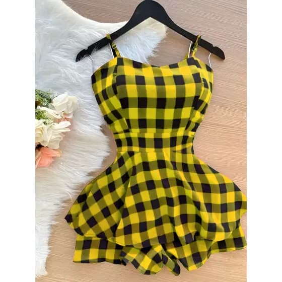 Vestido Feminino Macaquinho com forro possui bojo lastex nas costas Estampa Xadrez