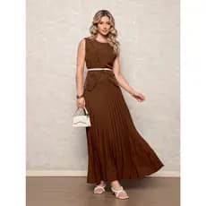 Conjunto Feminino em Alfaiataria com Blusa Ajustada, Saia Plissada Longa e Cinto - Elegância e Sofisticação
