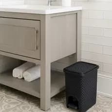 Lixeira Banheiro Cozinha Rattan com Pedal 7 Litros com Tampa Banheiro Cozinha e Outros
