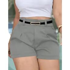 Short alfaiataria com cinto de couro