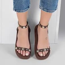 Sandalia Papete Feminina Flat Flatform Tacha Enfeite Aplique Metal Tendencia Confort