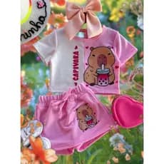 CONJUNTO INFANTIL SHORT SAIA E BLUSA CAPIVARA E STITCH.