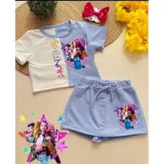 CONJUNTO INFANTIL TENDÊNCIA MENINA DEMON HUNTRIX GUERREIRAS DO KPOP BLUSA + SHORT SAIA.