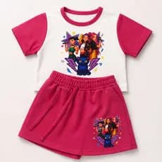 CONJUNTO INFANTIL TENDÊNCIA MENINA DEMON HUNTRIX GUERREIRAS DO KPOP BLUSA + SHORT SAIA.