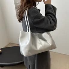 Bolsa Sacola Feminina de Couro Grande Transversal e Ombro para Trabalho e Viagem