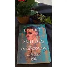 ENTRE PAREDES AMALDIÇOADA| LIVRO| NOVO