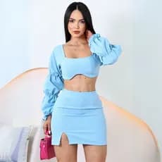 Conjunto Feminino de Alfaiataria com Saia e Cropped Manga Longa – Moda Elegante e Confortável