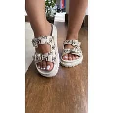Sandália Feminina Papete Chic Fivela / forma grande pegar número menor