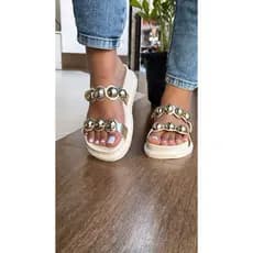 Sandalia Papete Feminina Flat Duas Tiras Detalhe Bola Dourada Estilosa Tendencia