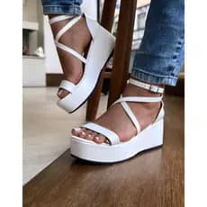 Sandália Fashion Plataforma –Conforto e Estilo