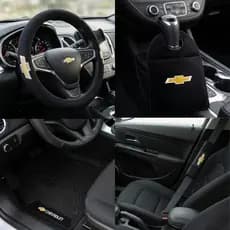 Kit Automotivo Capa de Volante + Tapete Carpete + Protetor de Cinto + Lixeira com Bordado Marcas