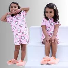 Pijama Infantil Curto Fluity Feminino Conjunto Estampado Roupa de Dormir Personagens Stitchi Ursinhos Gatinha