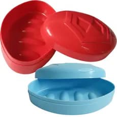 Saboneteira Plástica Porta Sabonete Oval Colorida Cores Sortidas 11 cm C Tampa Resistente Portátil