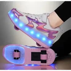 Patins em formato de tênis (LED + USB)