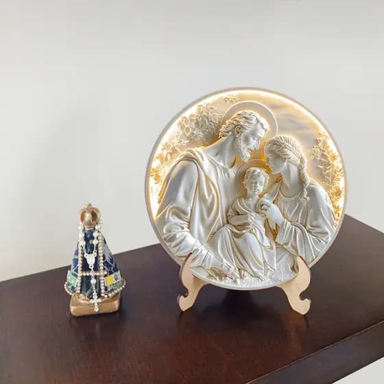 Decoração Religiosa com apoio de mesa Sagrada Família Maria José Jesus Efeito 3D 19cm