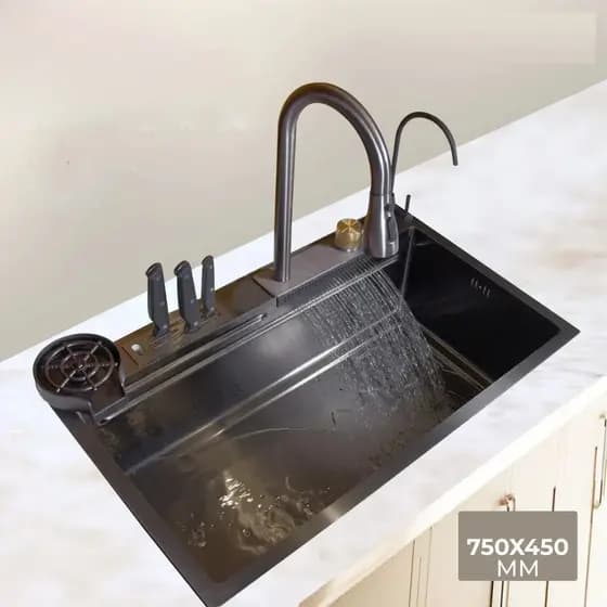 Pia de cozinha de aço inoxidável preta com torneira acoplada