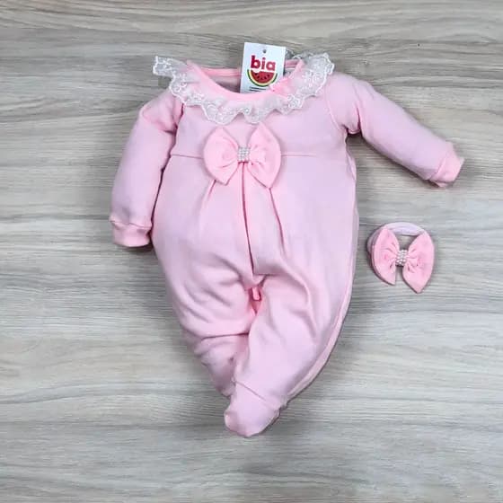 Macacão bebê menina manga longa com laço e pérolas delicado
