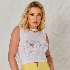 Cropped Blusa Regata Feminina Crochê Flor Tricô Modal Tricot Gola Redonda Verão Malharia Arritmia