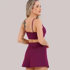 Conjunto Fitness Feminino Top e Short Saia em Poliamida Modela Zero Transparência e Máximo Conforto